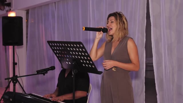 Extrait vidéo : ambiance musicale d'un vin d'honneur de mariage à La Réunion